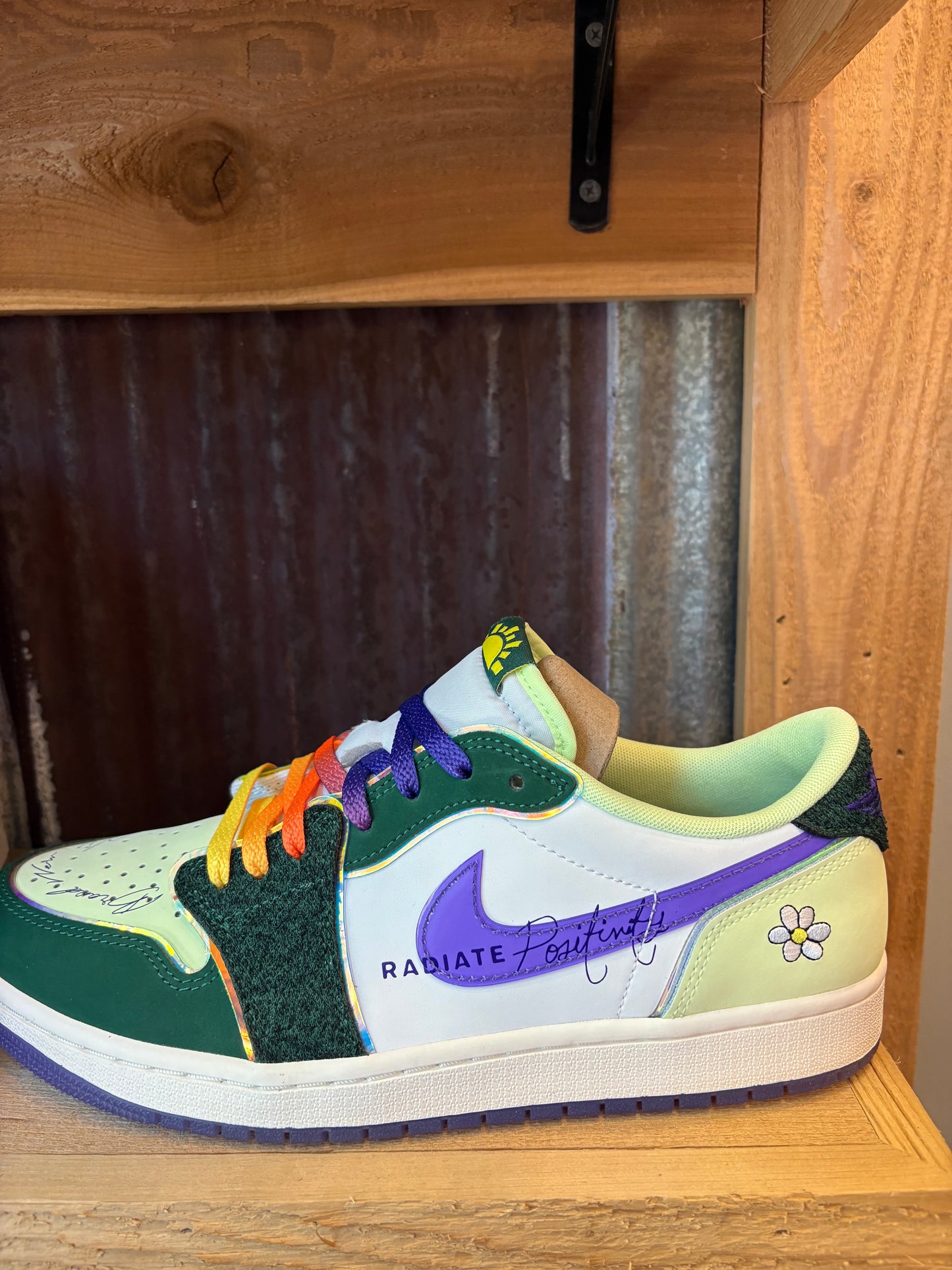 Jordan 1Retro Low OG ‘Doernbecher