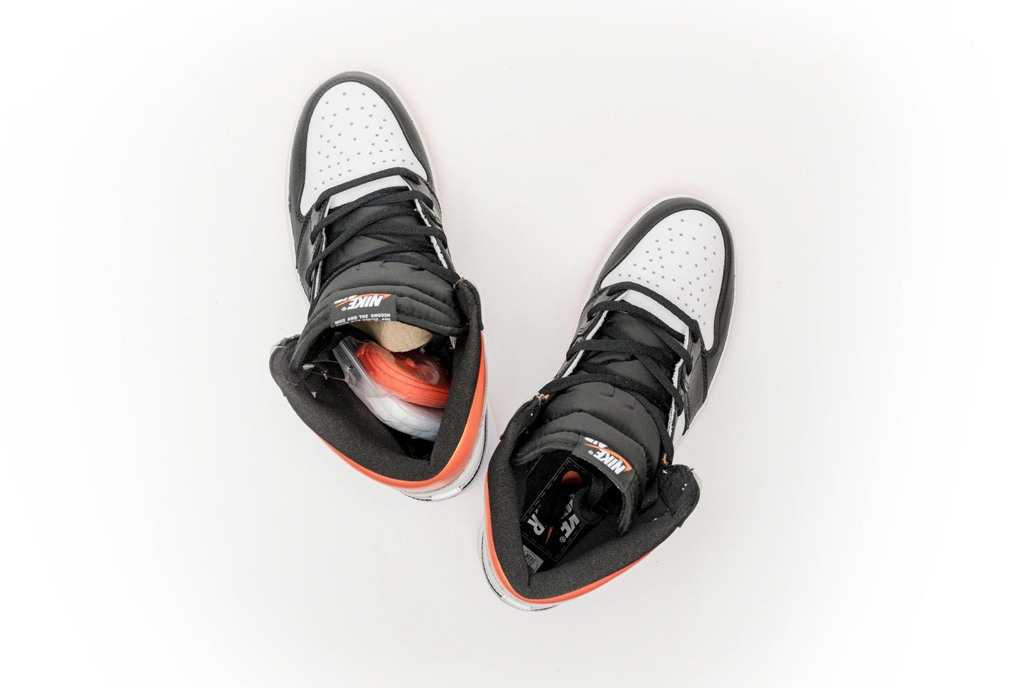 Air Jordan 1 High OG "Electro Orange"
