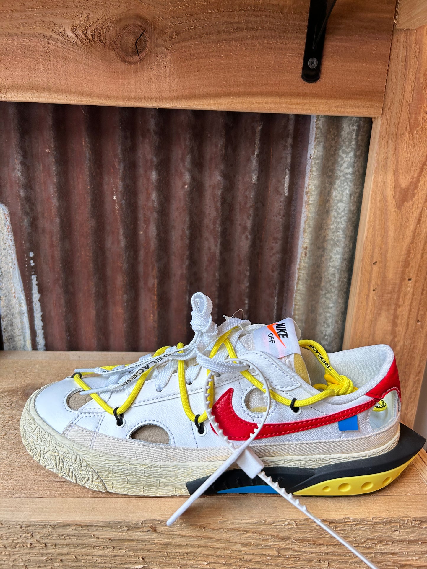 Off-White x Blazer Low ‘White University Red’