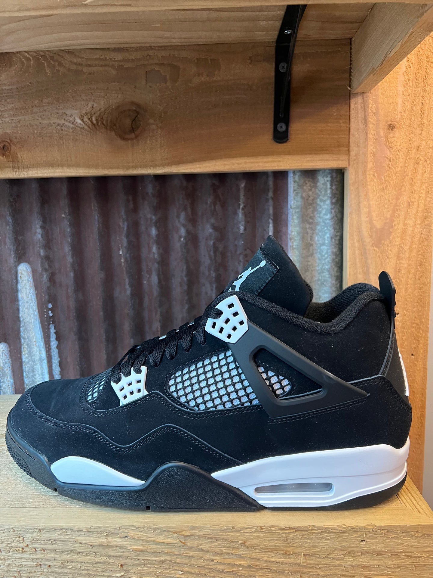 Jordan 4 Retro ‘White Thunder’