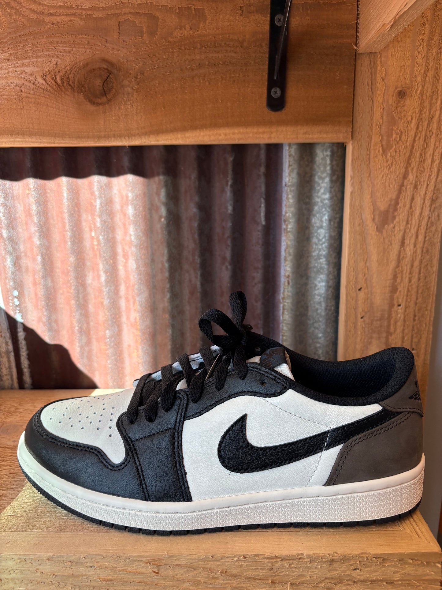 Jordan 1 Retro Low OG ‘ Mocha’