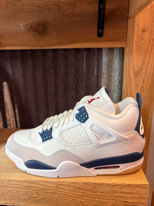Nike SB x Air Jordan 4 Retro ‘Navy’
