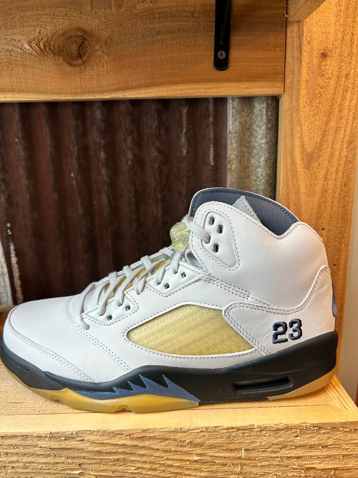 A Ma Maniere x Wmns Jordan 5 Retro ‘Dawn’