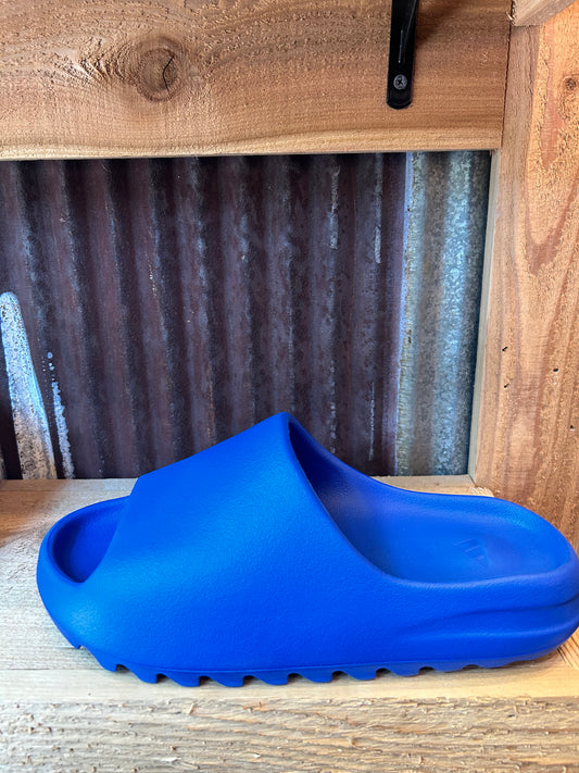 Yeezy Slide ‘Azure’