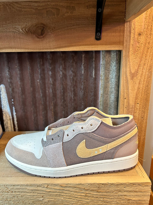 Jordan 1 Low SE Craft ‘Inside Out Taupe Haze’