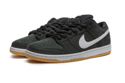 Dunk Low SB ‘Black Gum