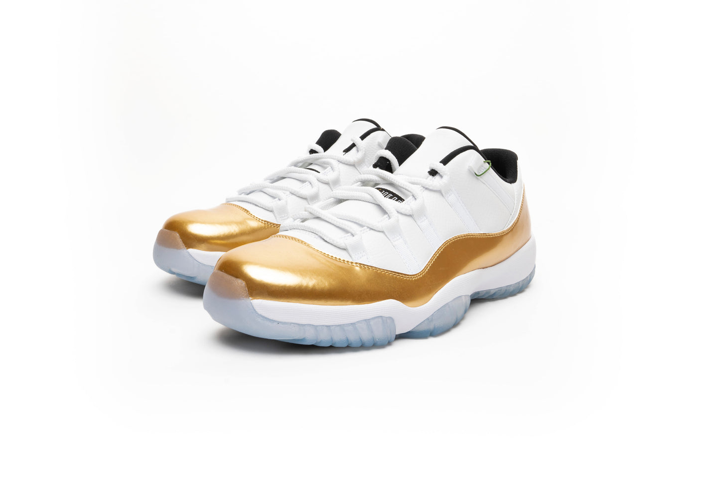 Air Jordan Retro 11 Low "Closing Ceremony Gold/White"