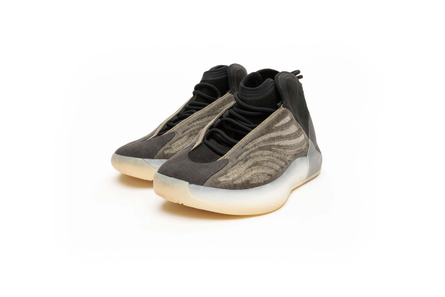 Yeezy QNTM "Barium"