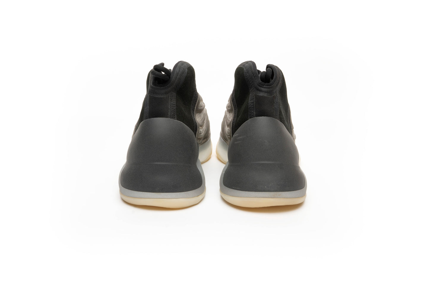 Yeezy QNTM "Barium"