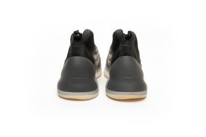 Yeezy QNTM "Barium"