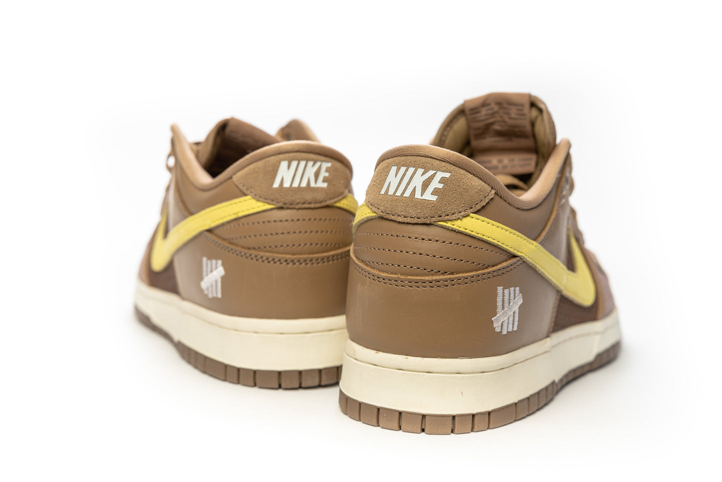Undefeated x Dunk Low SP "Canteen"