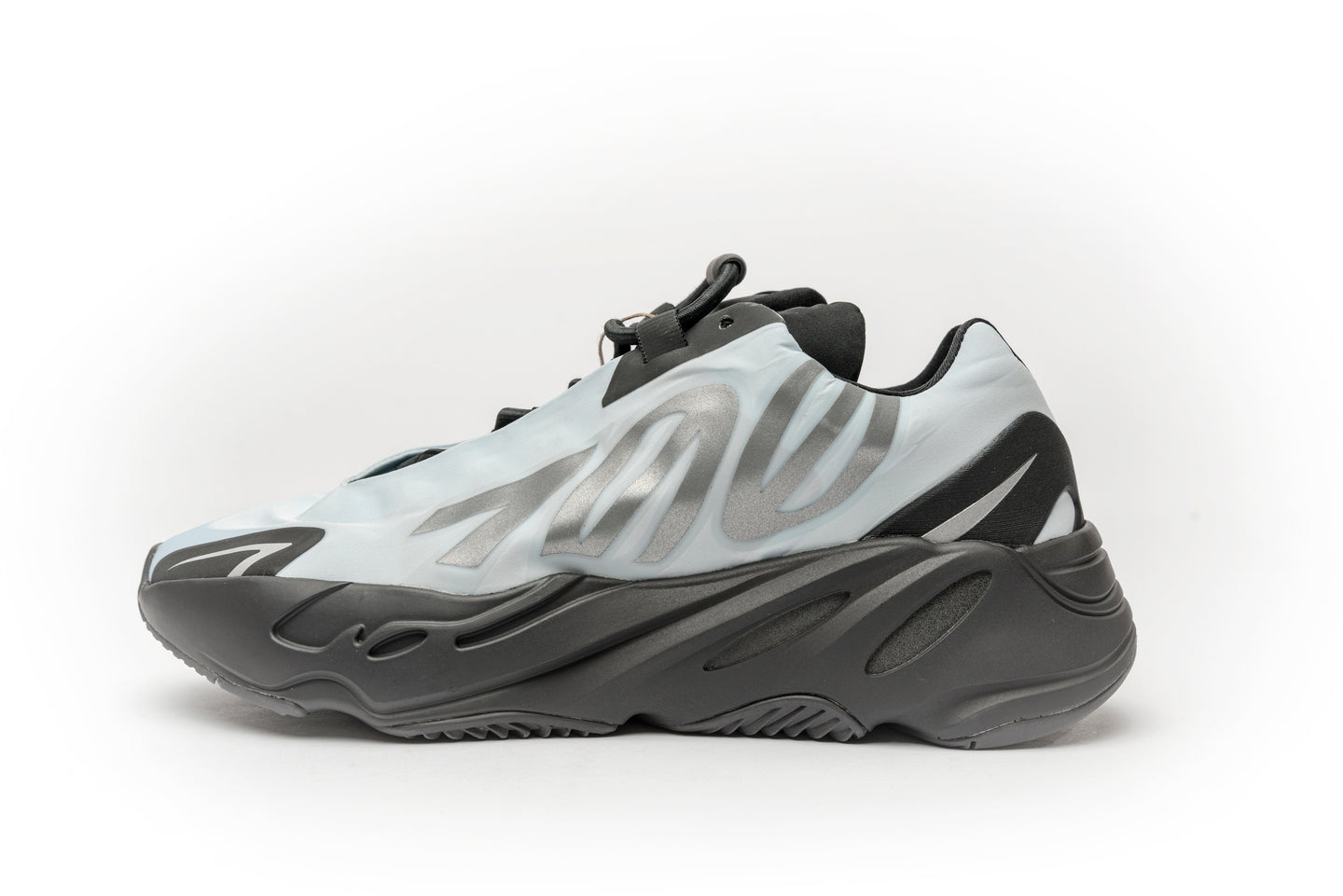 Yeezy 700 MNVN 