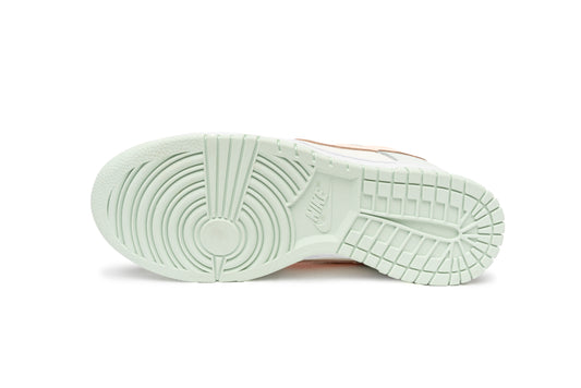 Dunk Low "Barely Green" [W]