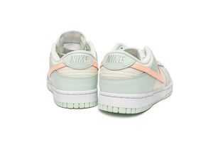 Dunk Low "Barely Green" [W]