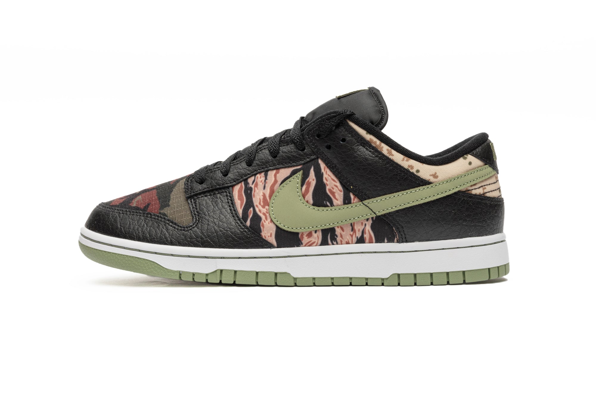 NIKE DUNK LOW SE BLACK MULTI CAMO　28cm Nike Dunk Low SE Black Multi-Camo DH0957-001 Men`s Sneakers