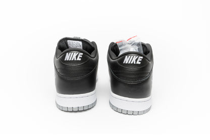 Nike SB Dunk Low OG QS Supreme "Metallic Silver"