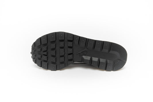 Sacai X Vapor Waffle " Black White "