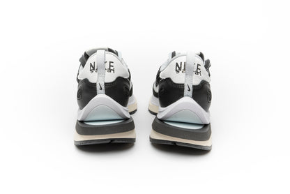 Sacai X Vapor Waffle " Black White "