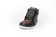 Load image into Gallery viewer, Air Jordan 1 Retro High OG &quot;Fearless Metallic Rose&quot; (W)
