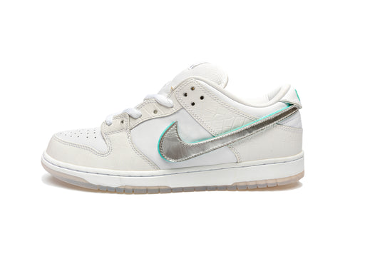 Diamond Supply Co. x Dunk Low Pro SB "White Diamond"