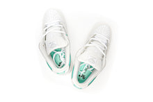Load image into Gallery viewer, Diamond Supply Co. x Dunk Low Pro SB &quot;White Diamond&quot;
