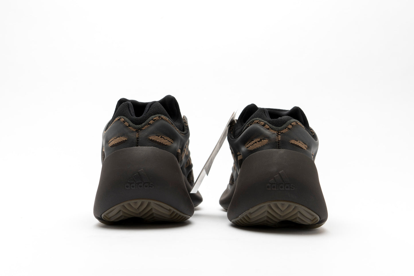 Yeezy 700 V3 "Clay Brown"