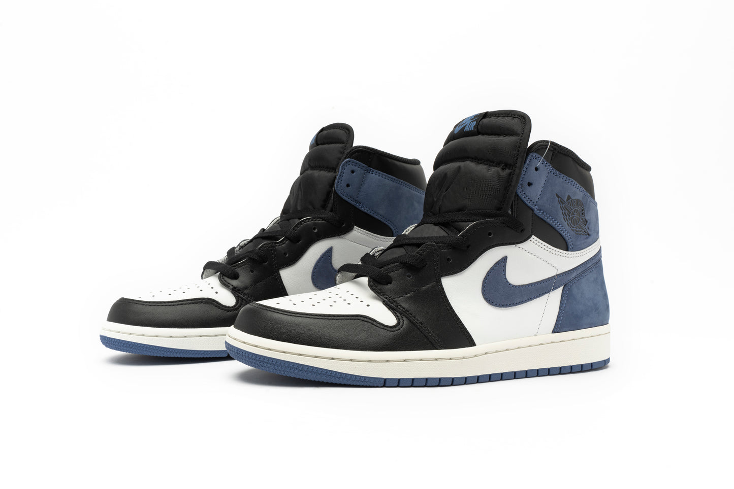Air Jordan 1 Retro High " Blue Moon "