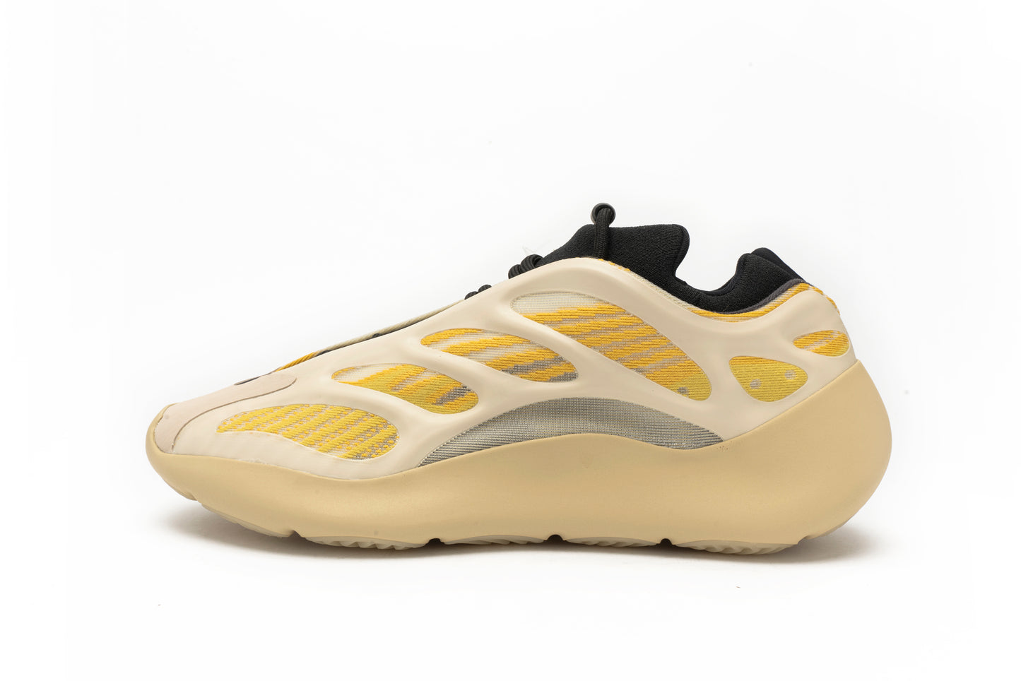 Yeezy 700 V3 "Safflower"