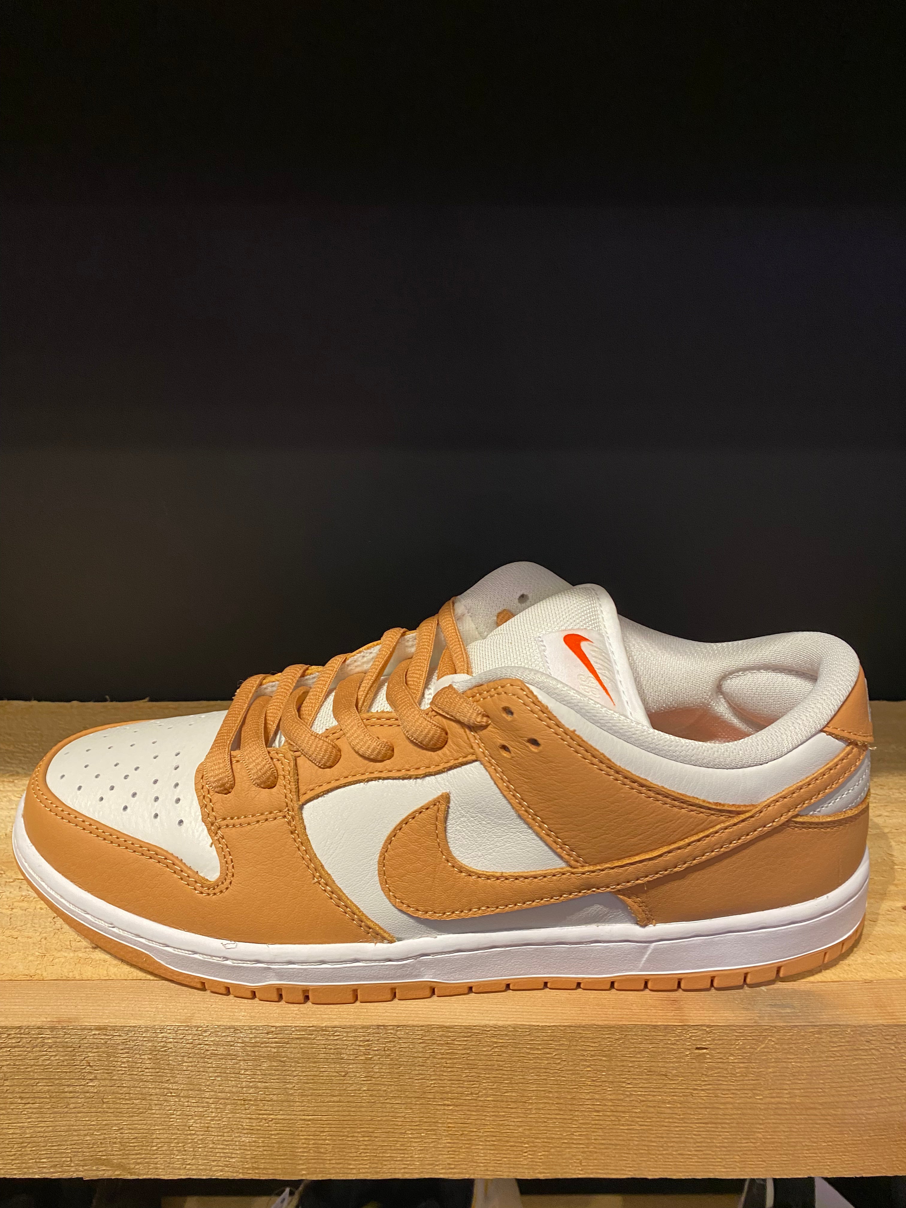 Nike sb dunk low circuit orange sales