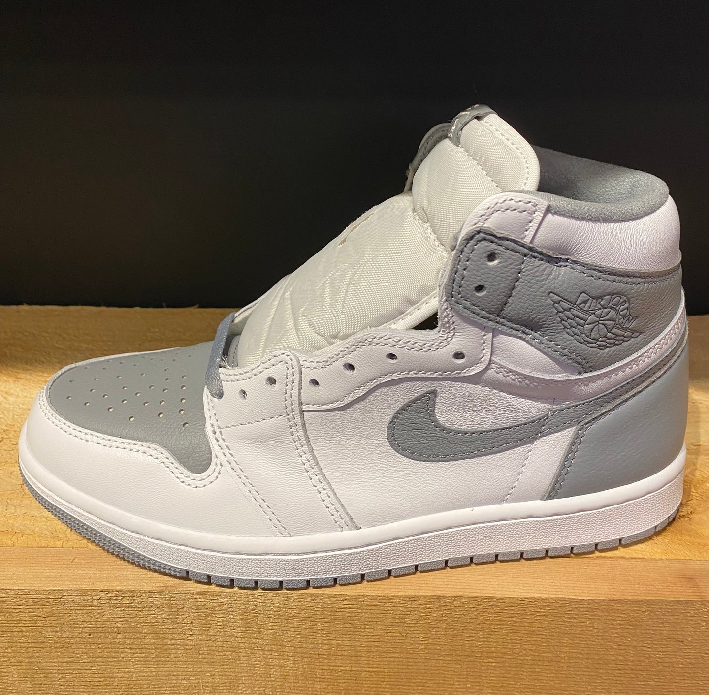 Jordan 1 Retro High “Stealth”