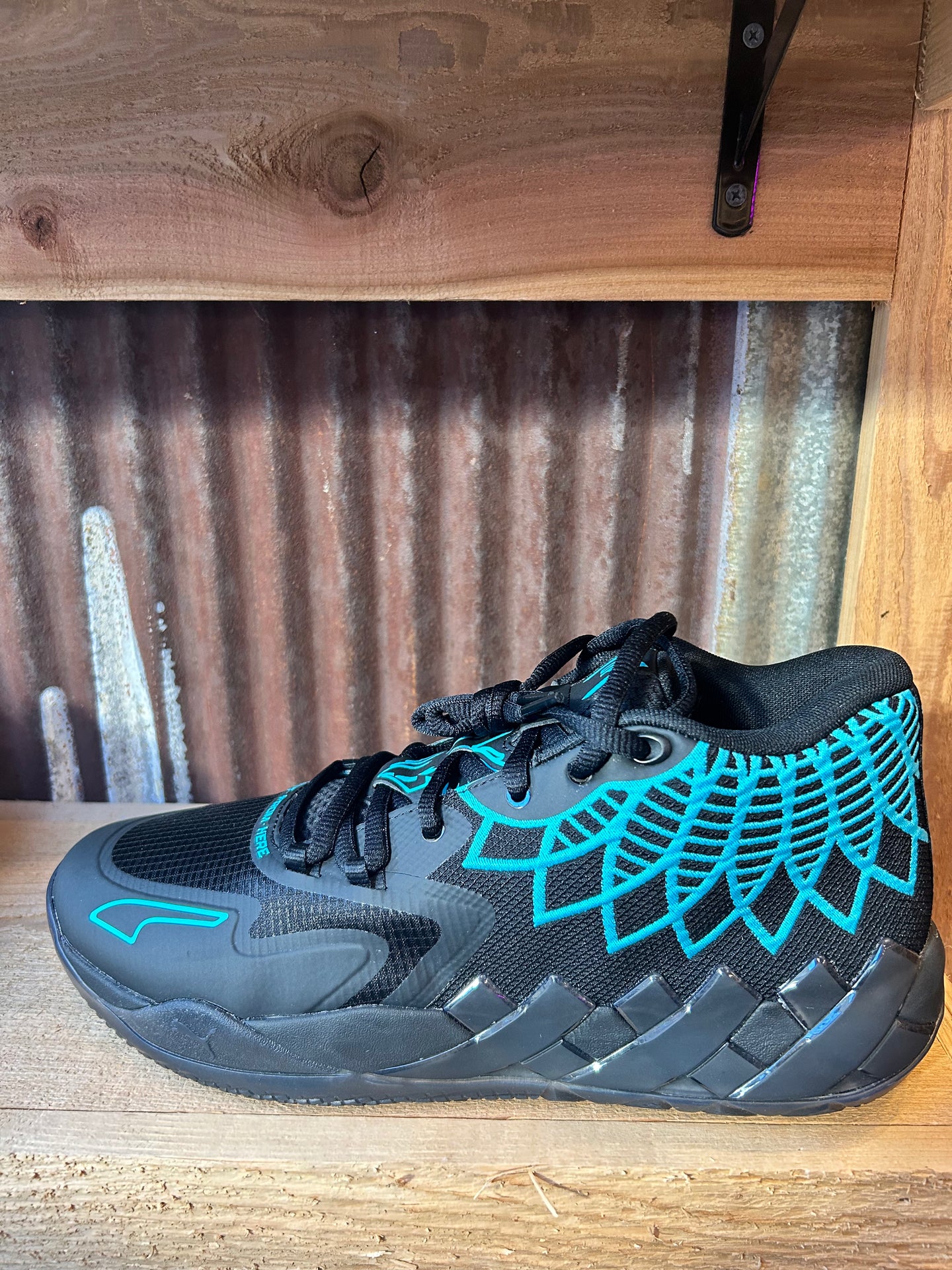 MB.01 ‘Buzz City’
