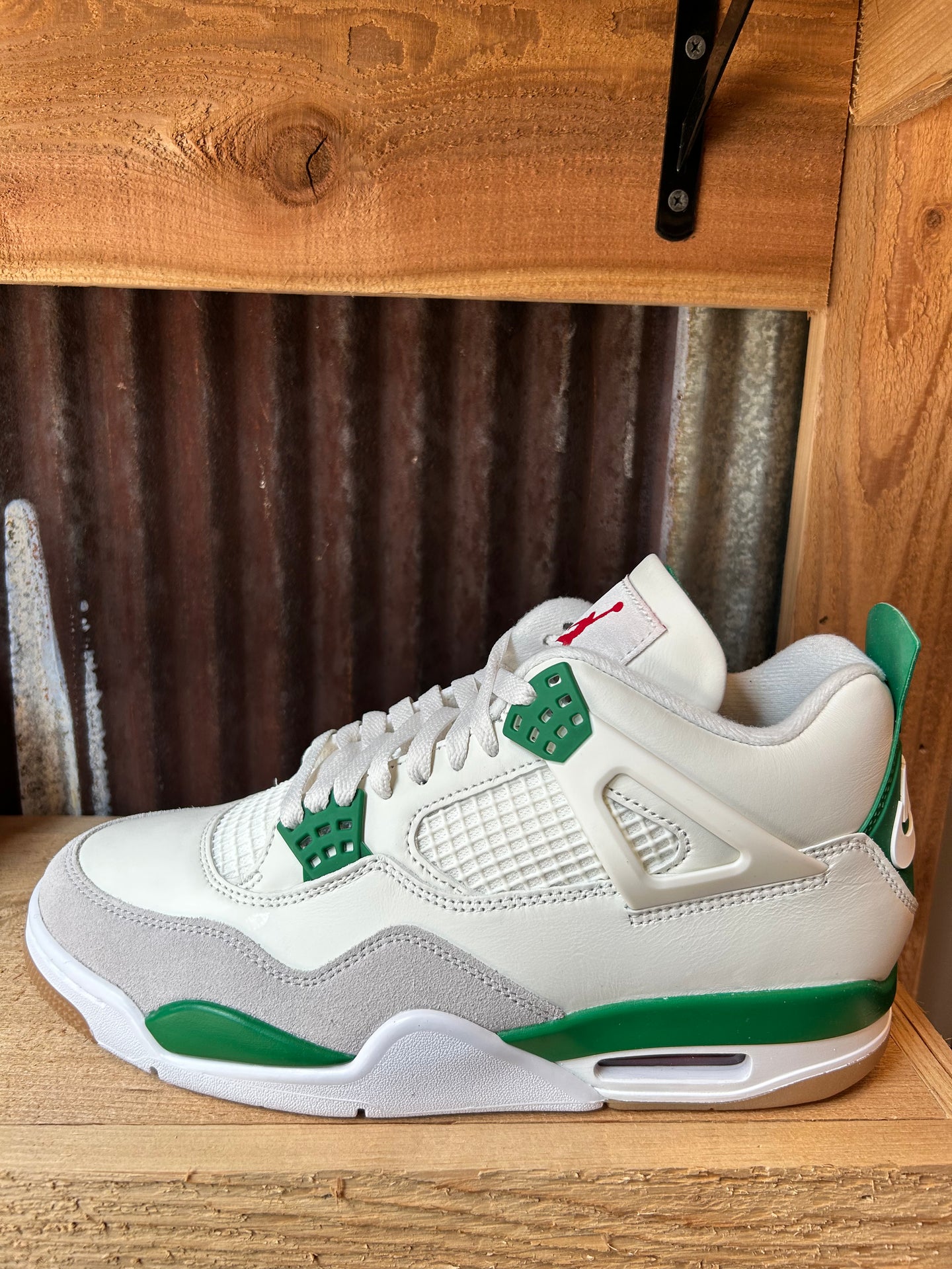 Air Jordan 4 Retro Pine Green