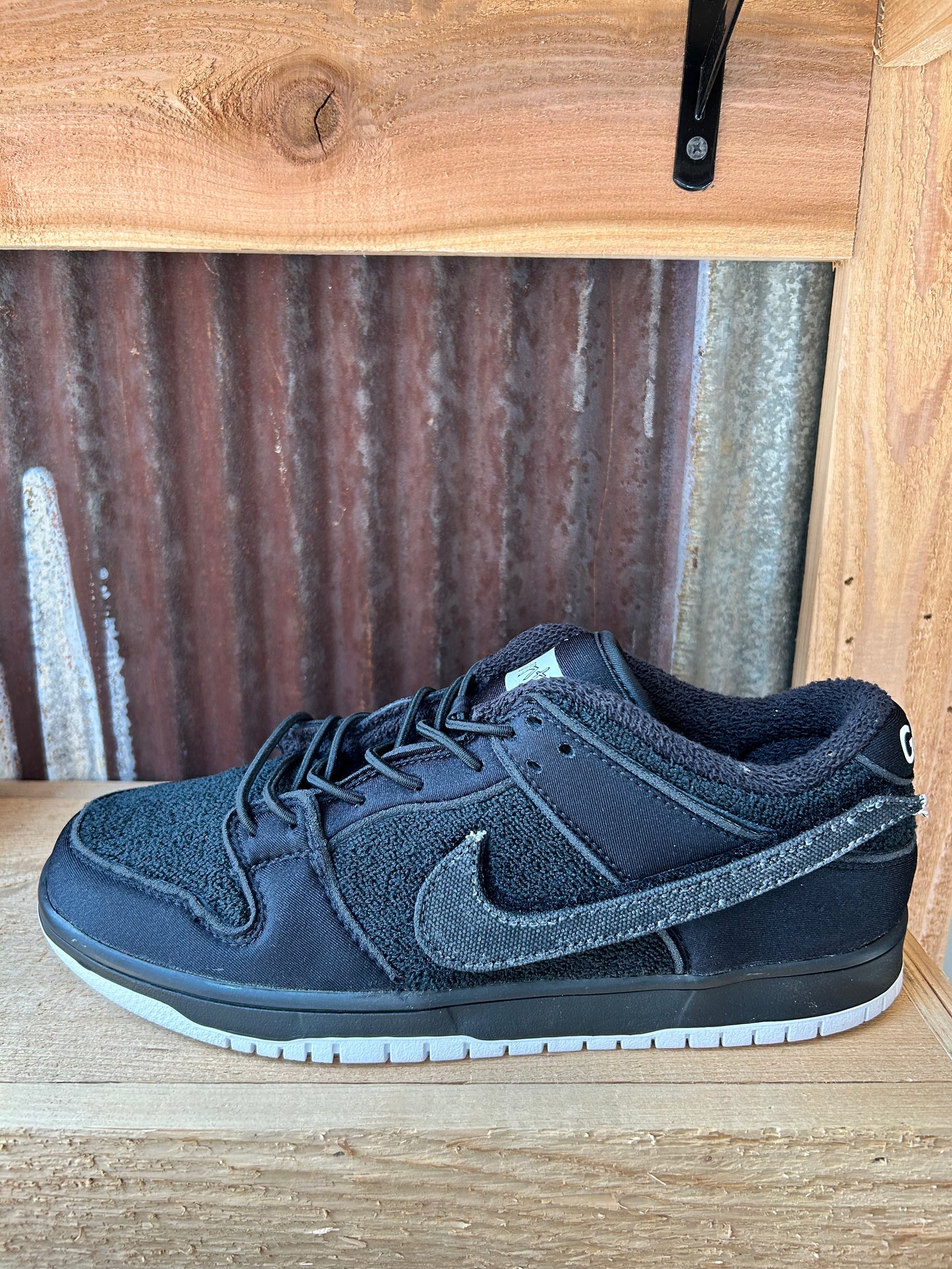 Gnarhunters x Dunk Liw SB ‘Black’