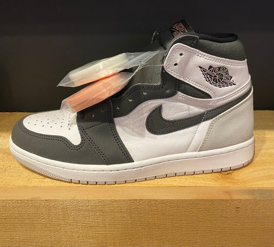 Jordan 1 Retro “Bleached Coral”