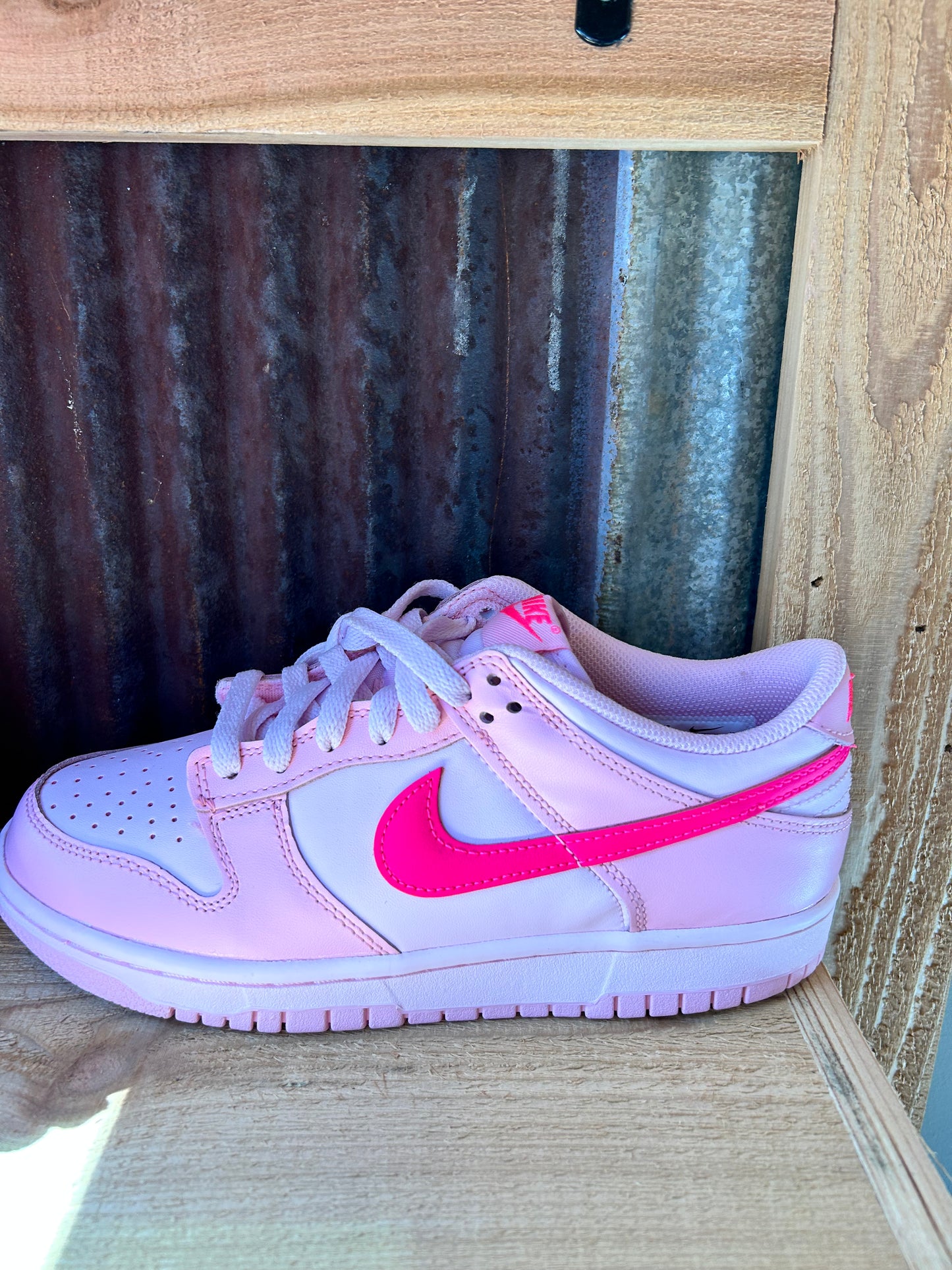 Dunk Low ‘Triple Pink’